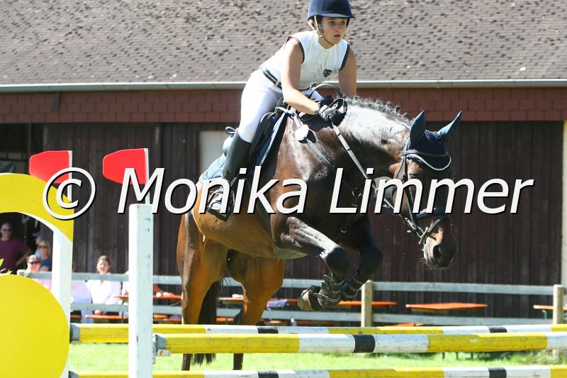 109M7312_Como_Spring L.JPG